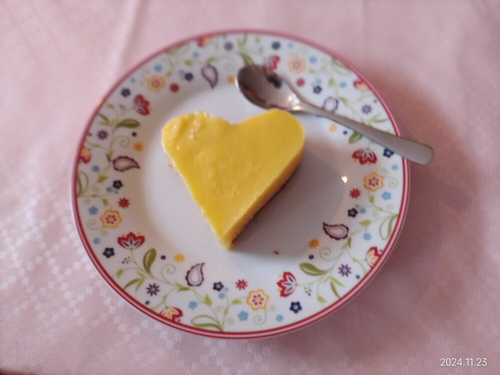 Mango-Törtchen in Herzform
